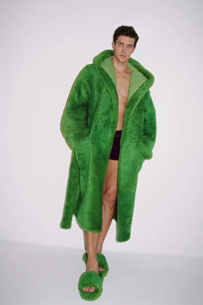 Look 32